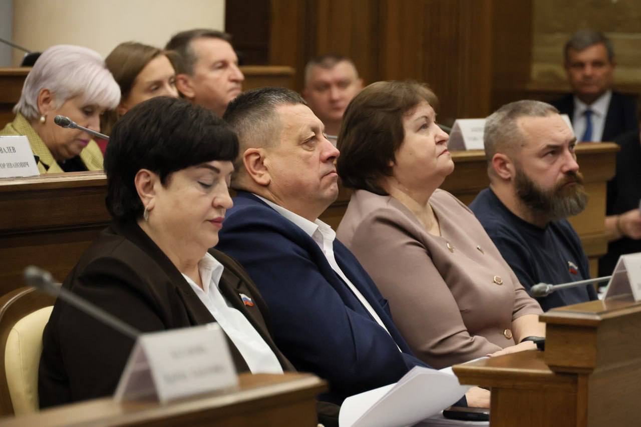 Юрий Клепиков: В преддверии декабрьского заседания областной Думы к работе приступили думские комитеты Юрий Клепиков: В преддверии декабрьского заседания областной Думы к работе приступили думские комитеты