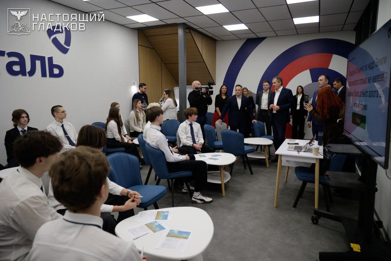 В Строителе открыли школу креативных индустрий В Строителе открыли школу креативных индустрий