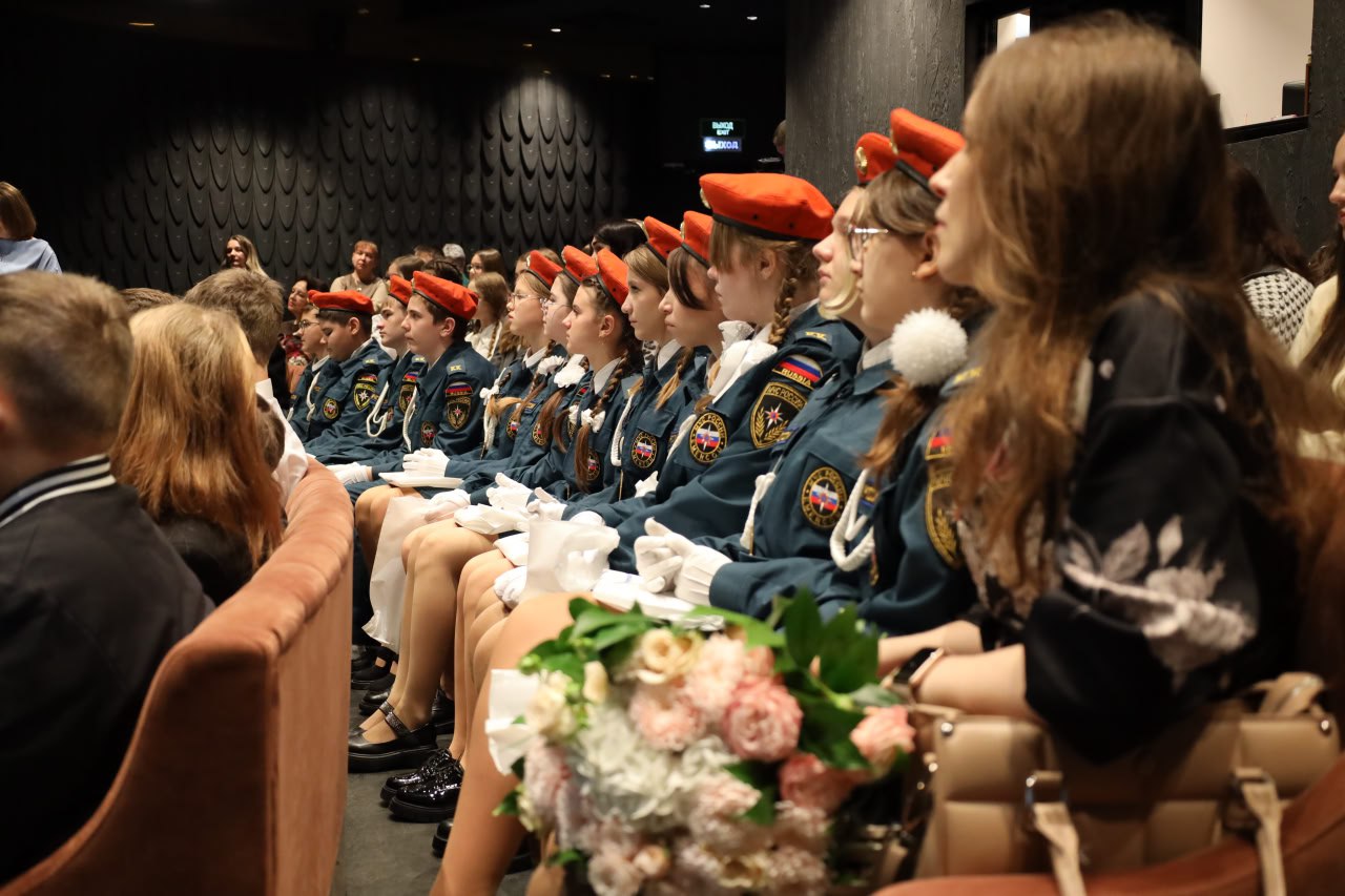 В Музее-диораме «Курская битва. Белгородское направление» вручили награды детям-победителям Всероссийских и Региональных конкурсов 2025 года