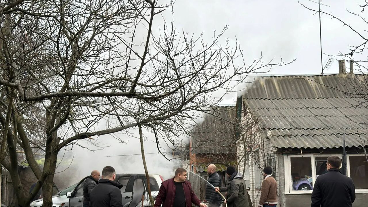 В Грайвороне во время встречи губернатора с жителями дрон ВСУ атаковал автомобиль В Грайвороне во время встречи губернатора с жителями дрон ВСУ атаковал автомобиль