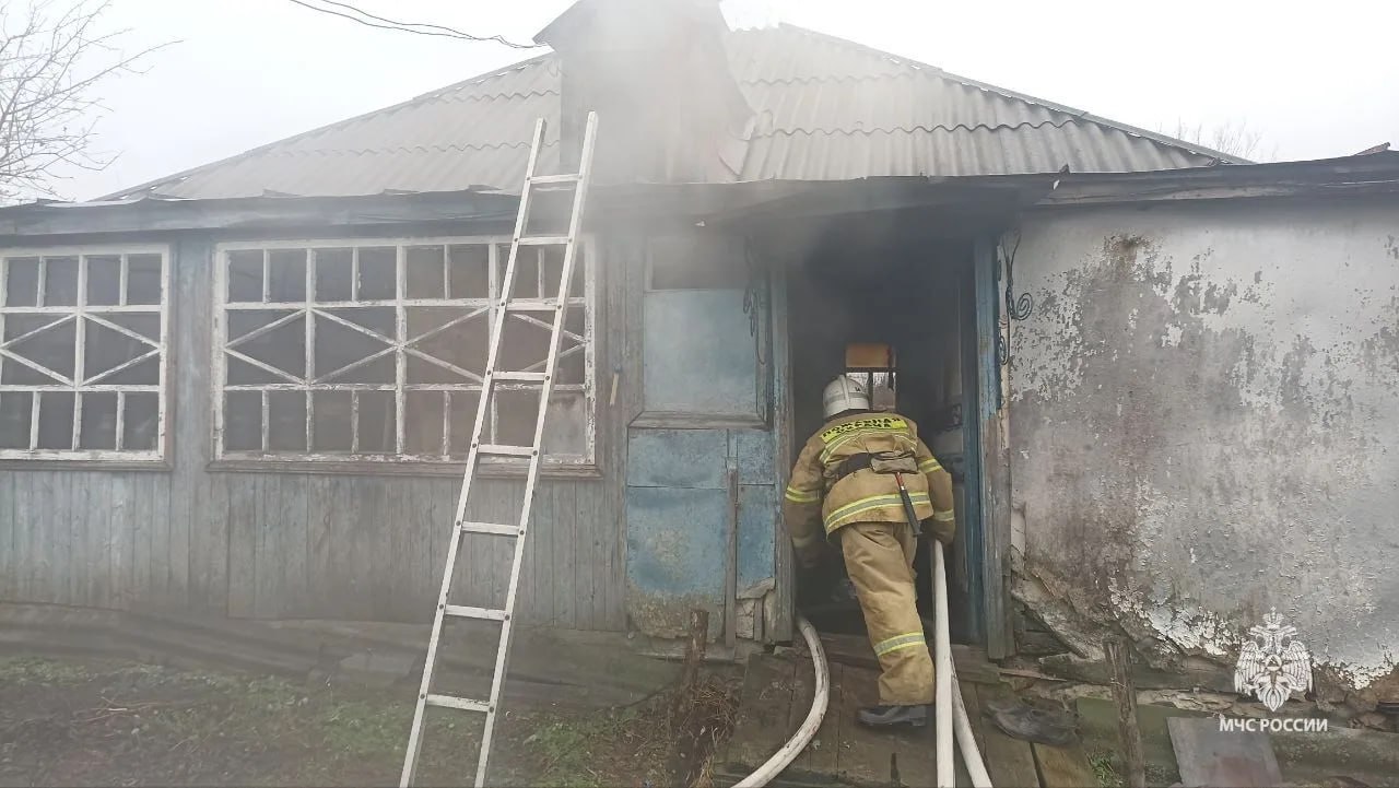 20-летняя девушка пострадала при пожаре в Драгунском 20-летняя девушка пострадала при пожаре в Драгунском