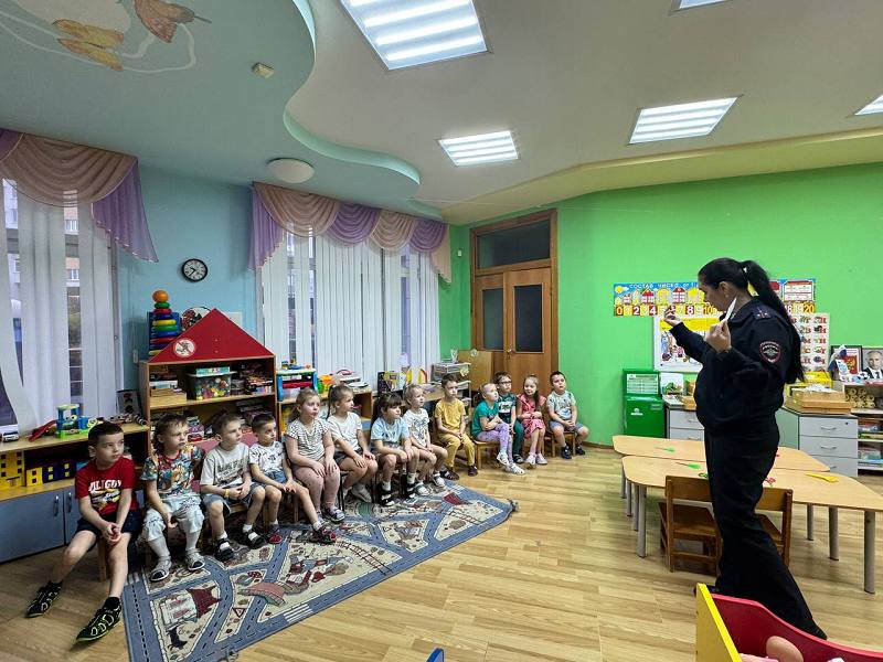 Белгородские автоинспекторы открыли «световозвращающие мастерские» для дошкольников Белгородские автоинспекторы открыли «световозвращающие мастерские» для дошкольников