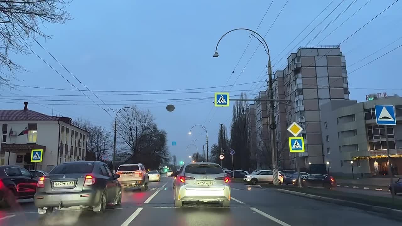 Доброе утро, друзья. Напоминаем о дорожной безопасности Водители помните, что даже короткий взгляд на экран телефона занимает доли секунды, но этого достаточно, чтобы потерять контроль над ситуацией на дороге Пешеходы...