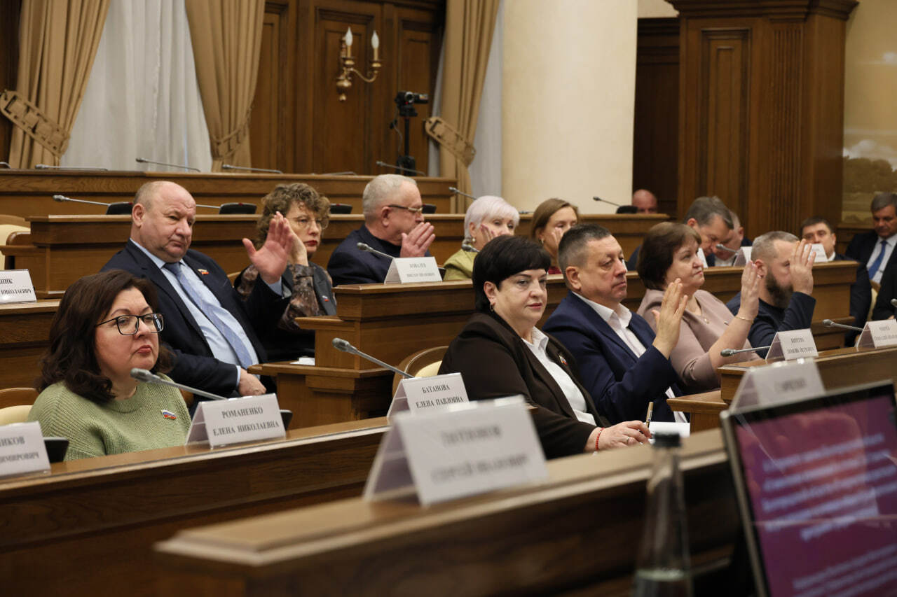В Белгородской областной Думе ведётся активная подготовка к декабрьскому заседанию