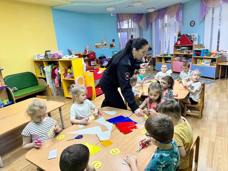 Белгородские автоинспекторы открыли «световозвращающие мастерские» для дошкольников Белгородские автоинспекторы открыли «световозвращающие мастерские» для дошкольников