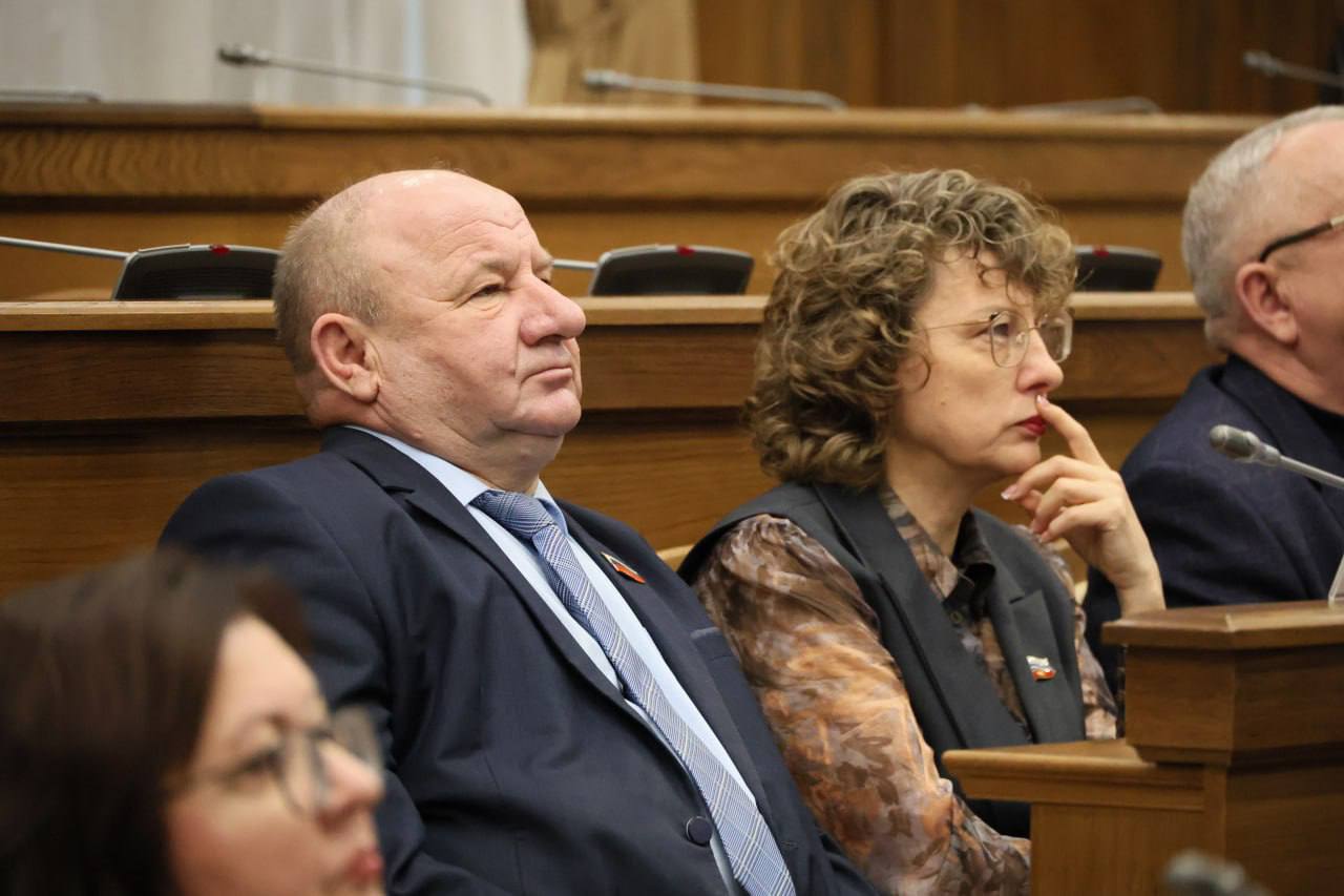 Юрий Клепиков: В преддверии декабрьского заседания областной Думы к работе приступили думские комитеты Юрий Клепиков: В преддверии декабрьского заседания областной Думы к работе приступили думские комитеты