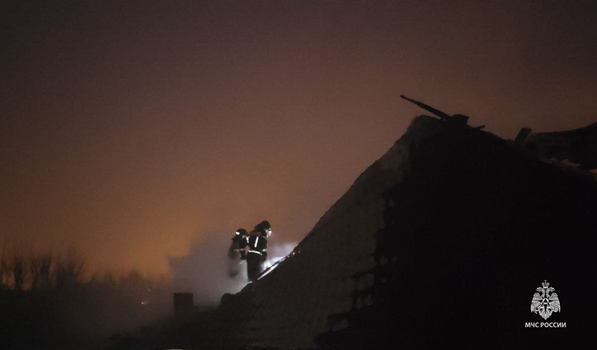 20-летняя девушка пострадала при пожаре в Драгунском