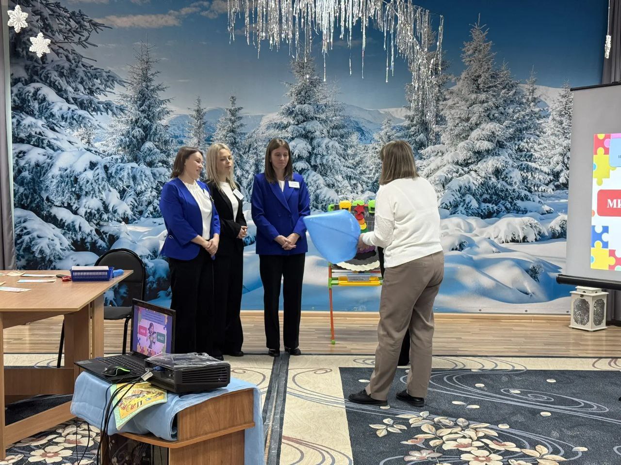 18 декабря на базе МБДОУ «Детский сад «Родничок» г. Строитель состоялся первый очный тур муниципального этапа регионального профессионального конкурса «Воспитатель года России - 2026» конкурсное испытание «Просветительское... 18 декабря на базе МБДОУ «Детский сад «Родничок» г. Строитель состоялся первый очный тур муниципального этапа регионального профессионального конкурса «Воспитатель года России - 2026» конкурсное испытание «Просветительское...