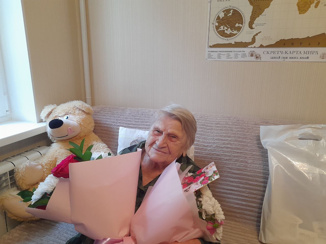 Татьяна Круглякова: Сегодня посчастливилось с большой радостью поздравить нашу замечательную землячку, Корольченко Екатерину Михайловну, с её вековым юбилеем!