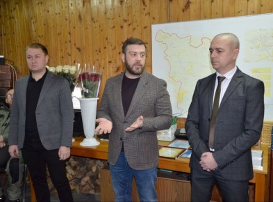 В преддверии профессионального праздника отличившиеся сотрудники Краснояружского РЭС были отмечены наградами за добросовестный труд и вклад в обеспечение надёжной работы энергосистемы региона