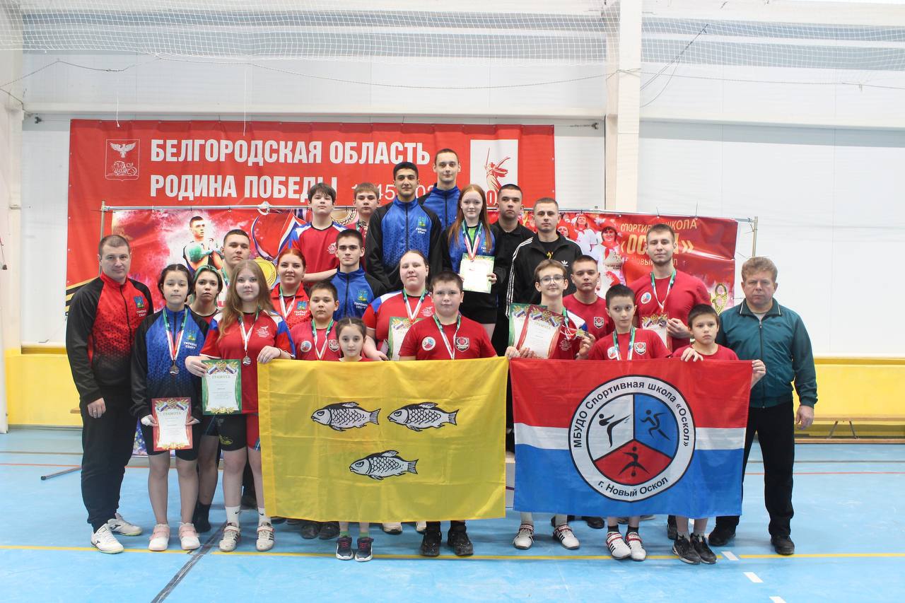 В физкультурно-оздоровительном комплексе состоялся Чемпионат Белгородской области по гиревому спорту В физкультурно-оздоровительном комплексе состоялся Чемпионат Белгородской области по гиревому спорту