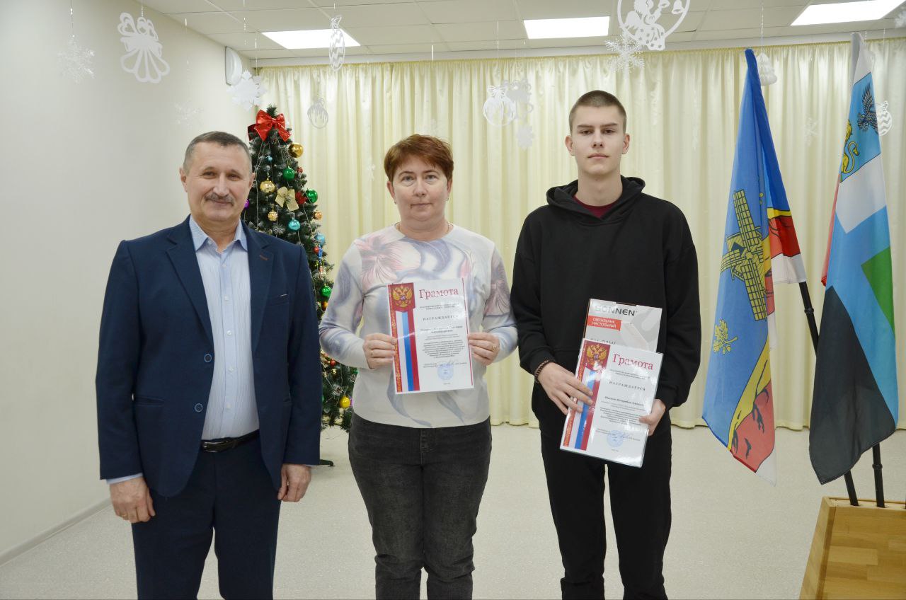 В нашем округе чествовали юных знатоков избирательного права