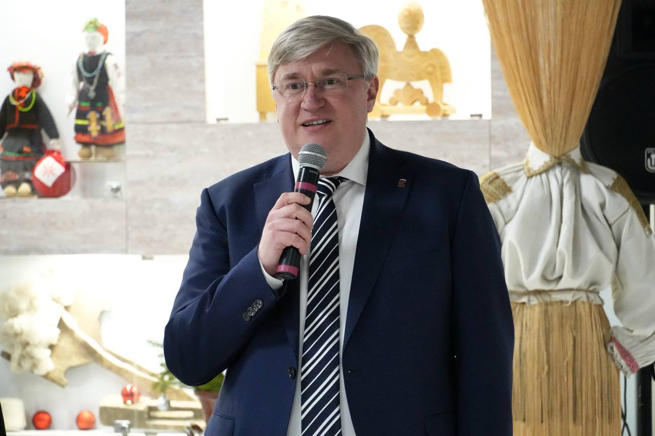 Андрей Миськов: В предновогодней суете так важно создать моменты беззаботного счастья для тех, кто особенно в нём нуждается Андрей Миськов: В предновогодней суете так важно создать моменты беззаботного счастья для тех, кто особенно в нём нуждается