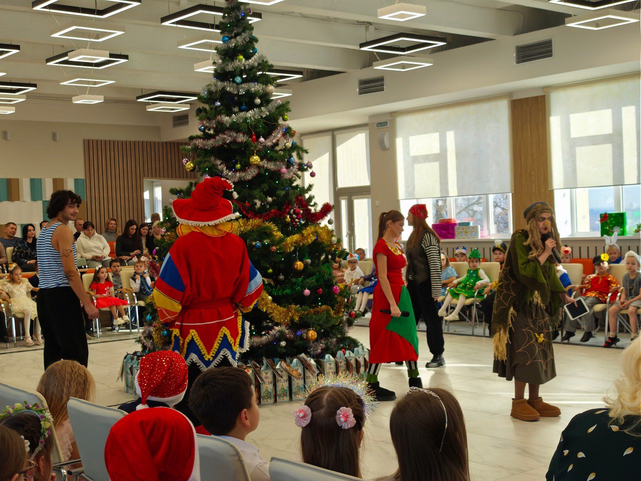 Новогоднее волшебство в Корочанской школе! Новогоднее волшебство в Корочанской школе!