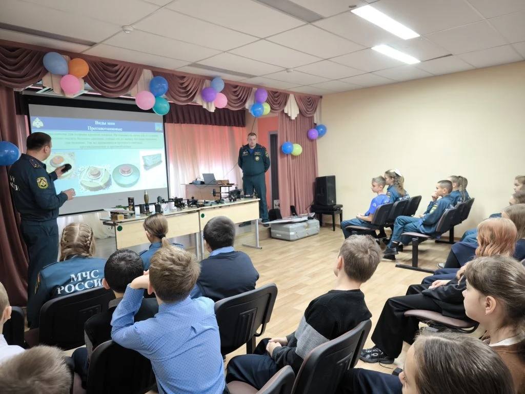 Татьяна Круглякова: Сотрудники МЧС провели обучающие занятия для учеников Разуменской школы №1