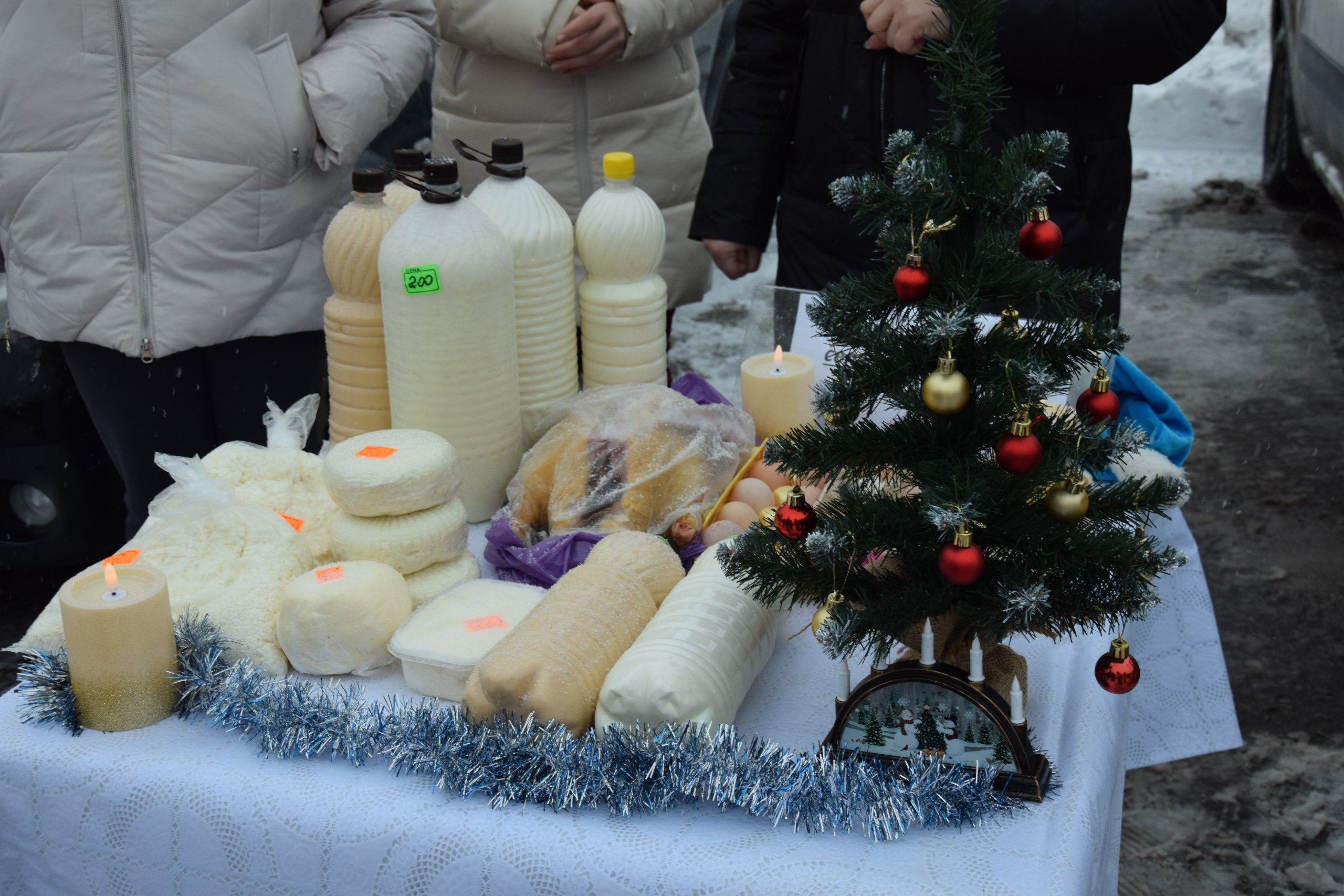 В Вейделевке состоялась традиционная предновогодняя ярмарка В Вейделевке состоялась традиционная предновогодняя ярмарка