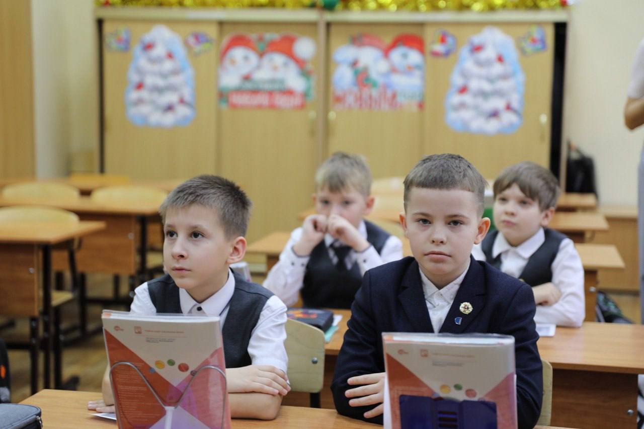 Офицер регионального следственного управления напомнила школьникам о правилах безопасного поведения в период школьных каникул Офицер регионального следственного управления напомнила школьникам о правилах безопасного поведения в период школьных каникул