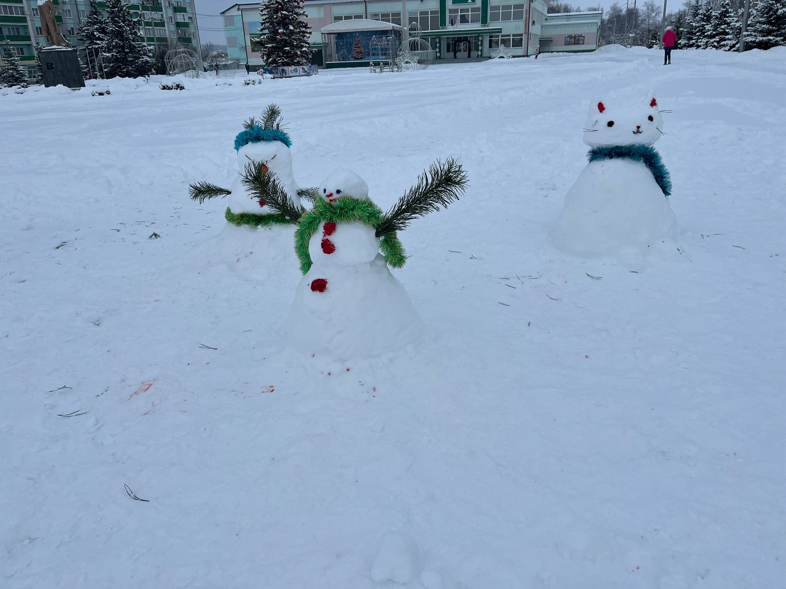 На центральной площади Вейделевки прошла увлекательная акция «Снеговик года - 2026»! На центральной площади Вейделевки прошла увлекательная акция «Снеговик года - 2026»!