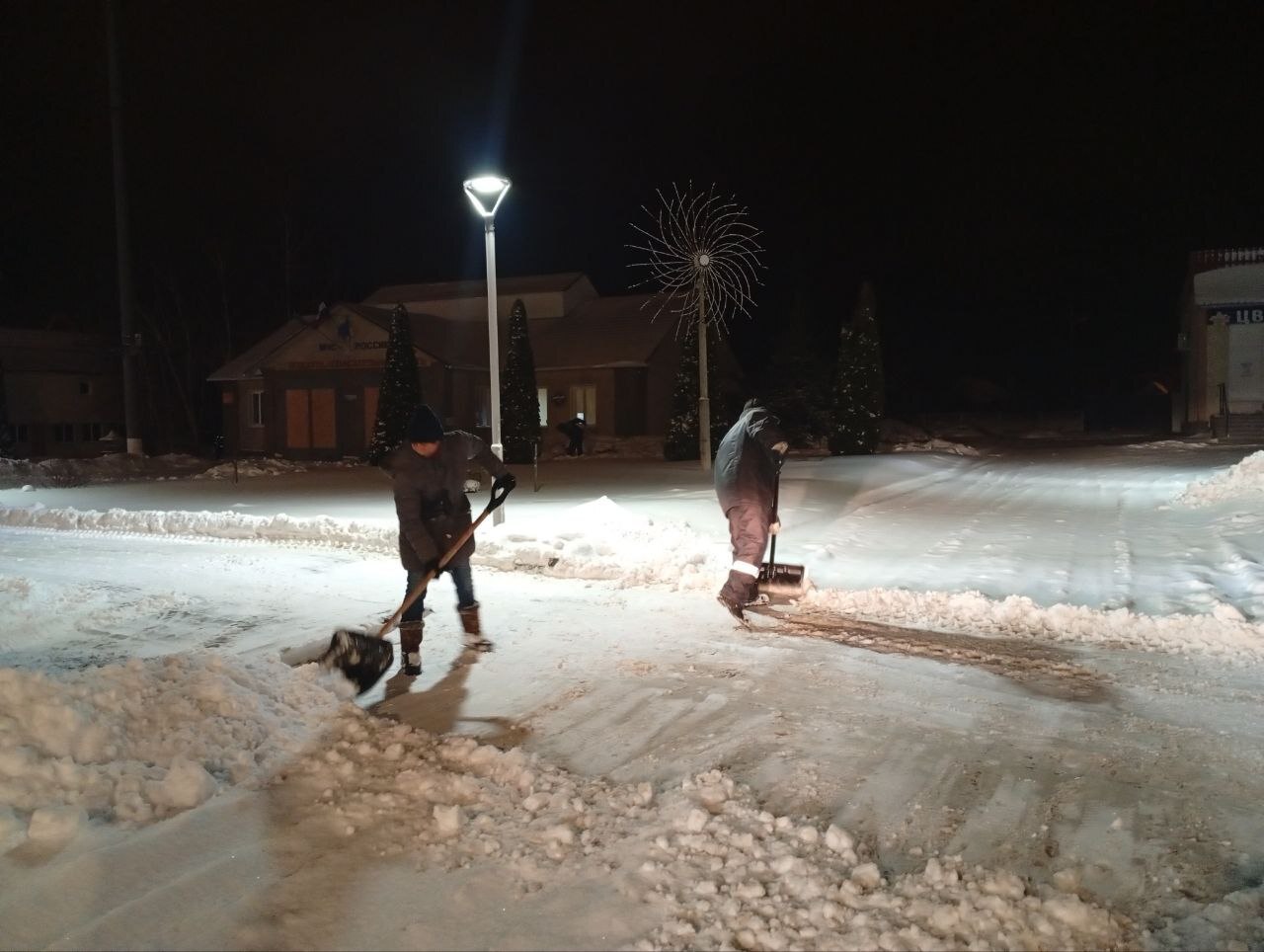 Коммунальные службы муниципалитета активно работают над поддержанием чистоты и безопасности дорожно-уличной сети Коммунальные службы муниципалитета активно работают над поддержанием чистоты и безопасности дорожно-уличной сети