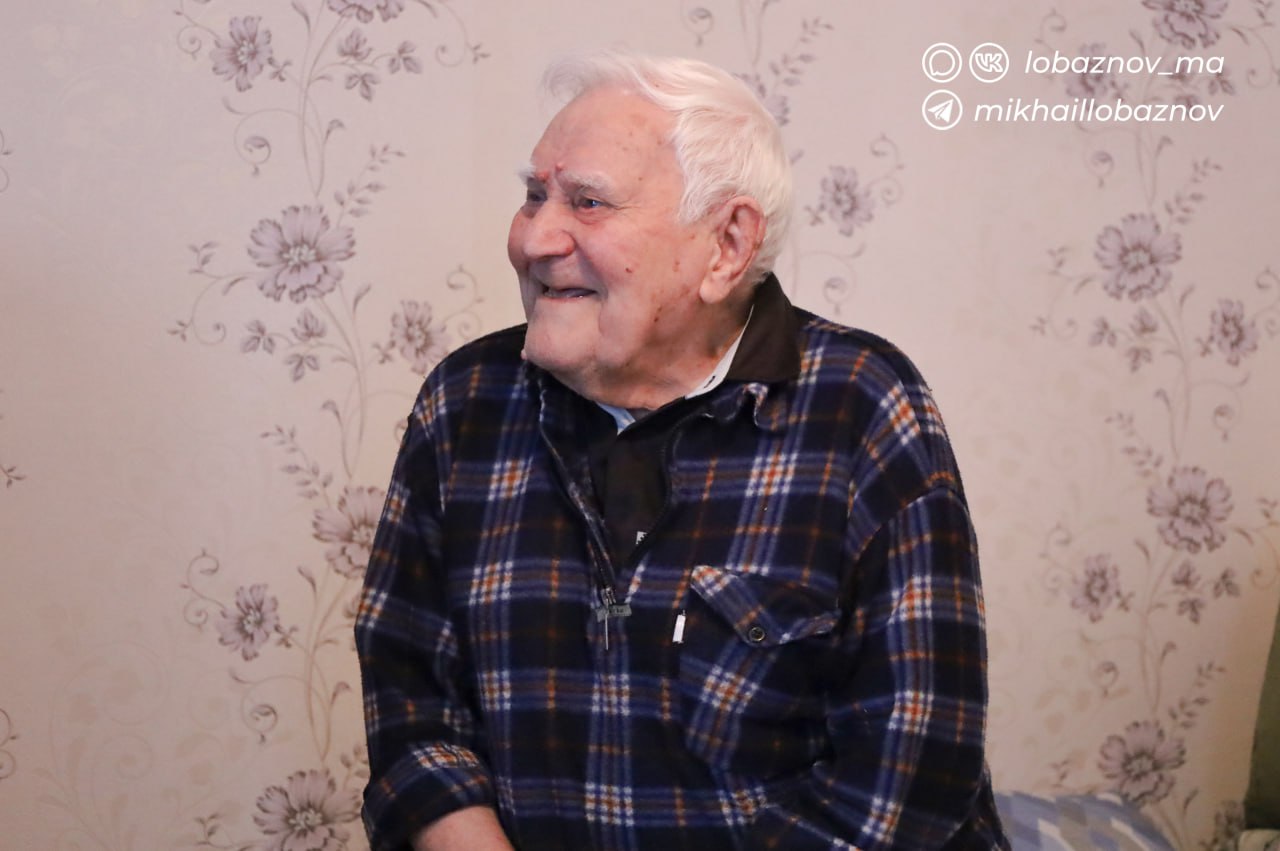 Михаил Лобазнов: В преддверии Нового года навестил ветерана Великой Отечественной войны Виктора Георгиевича Кузнецова Михаил Лобазнов: В преддверии Нового года навестил ветерана Великой Отечественной войны Виктора Георгиевича Кузнецова