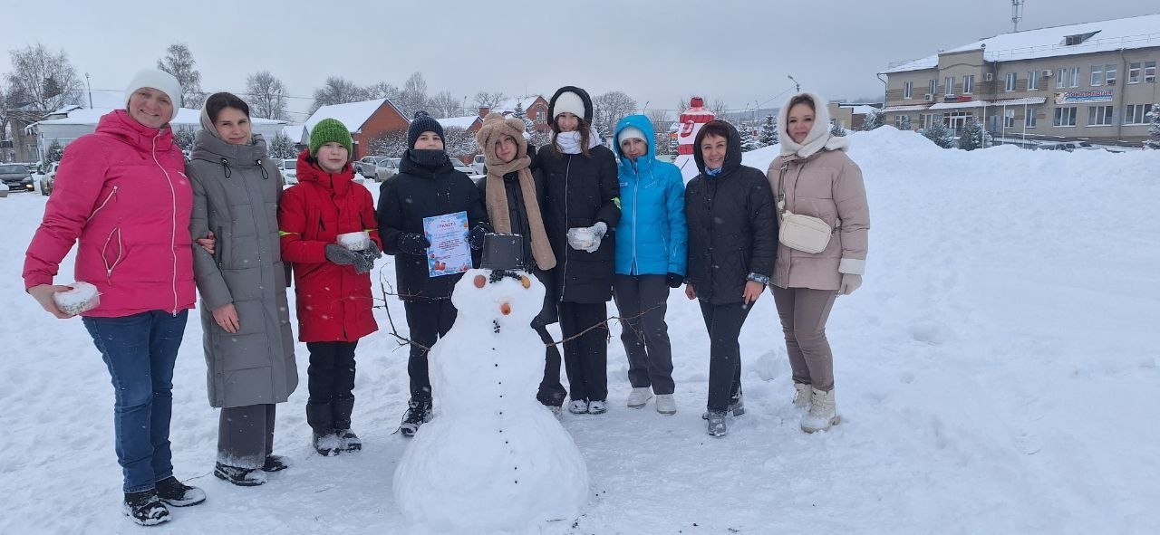 На центральной площади Вейделевки прошла увлекательная акция «Снеговик года - 2026»! На центральной площади Вейделевки прошла увлекательная акция «Снеговик года - 2026»!