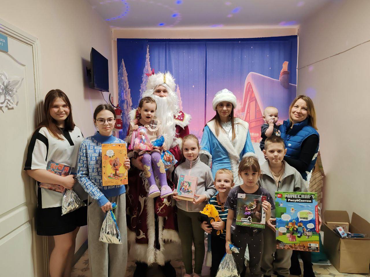 Андрей Миськов: В В преддверии Нового года, времени чудес и добрых надежд, большая новооскольская семья ощущает особую, тёплую атмосферу единения и заботы Андрей Миськов: В В преддверии Нового года, времени чудес и добрых надежд, большая новооскольская семья ощущает особую, тёплую атмосферу единения и заботы