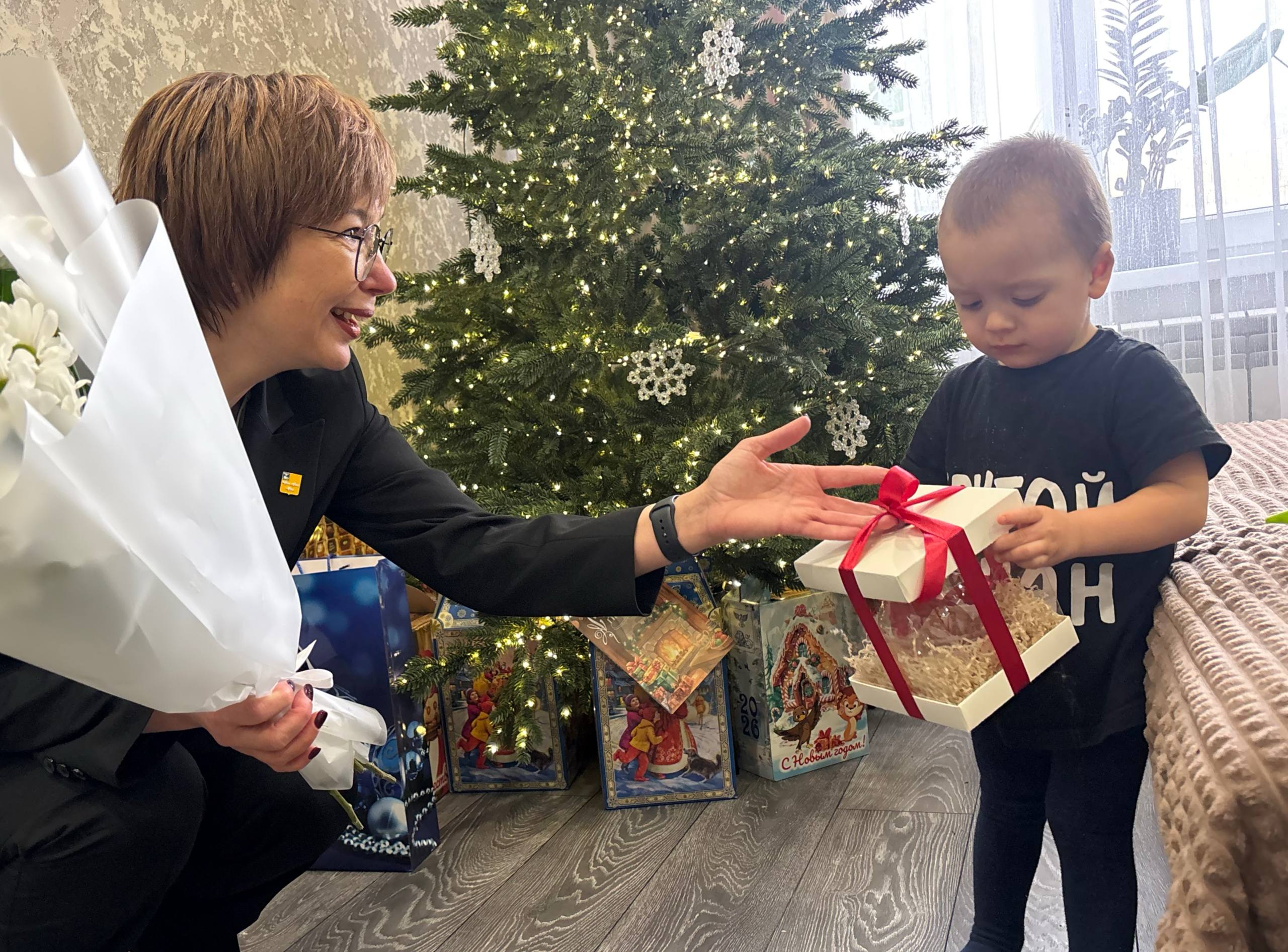 Андрей Миськов: В В преддверии Нового года, времени чудес и добрых надежд, большая новооскольская семья ощущает особую, тёплую атмосферу единения и заботы Андрей Миськов: В В преддверии Нового года, времени чудес и добрых надежд, большая новооскольская семья ощущает особую, тёплую атмосферу единения и заботы