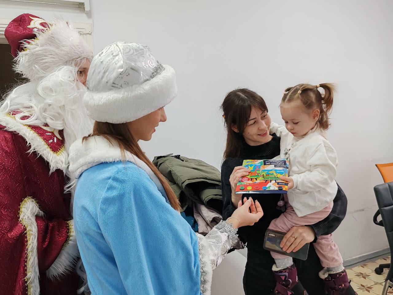 Андрей Миськов: В В преддверии Нового года, времени чудес и добрых надежд, большая новооскольская семья ощущает особую, тёплую атмосферу единения и заботы Андрей Миськов: В В преддверии Нового года, времени чудес и добрых надежд, большая новооскольская семья ощущает особую, тёплую атмосферу единения и заботы