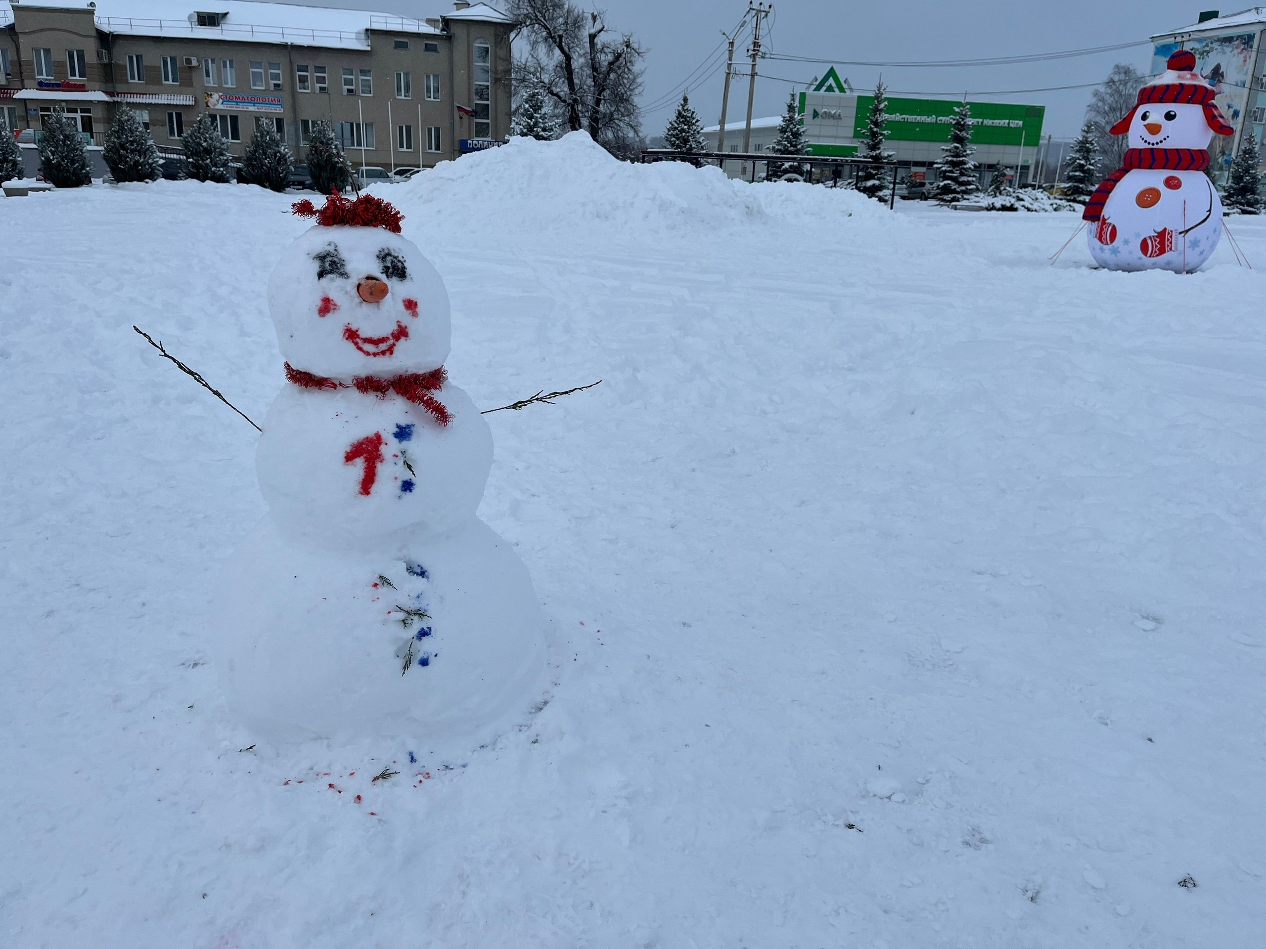 На центральной площади Вейделевки прошла увлекательная акция «Снеговик года - 2026»! На центральной площади Вейделевки прошла увлекательная акция «Снеговик года - 2026»!