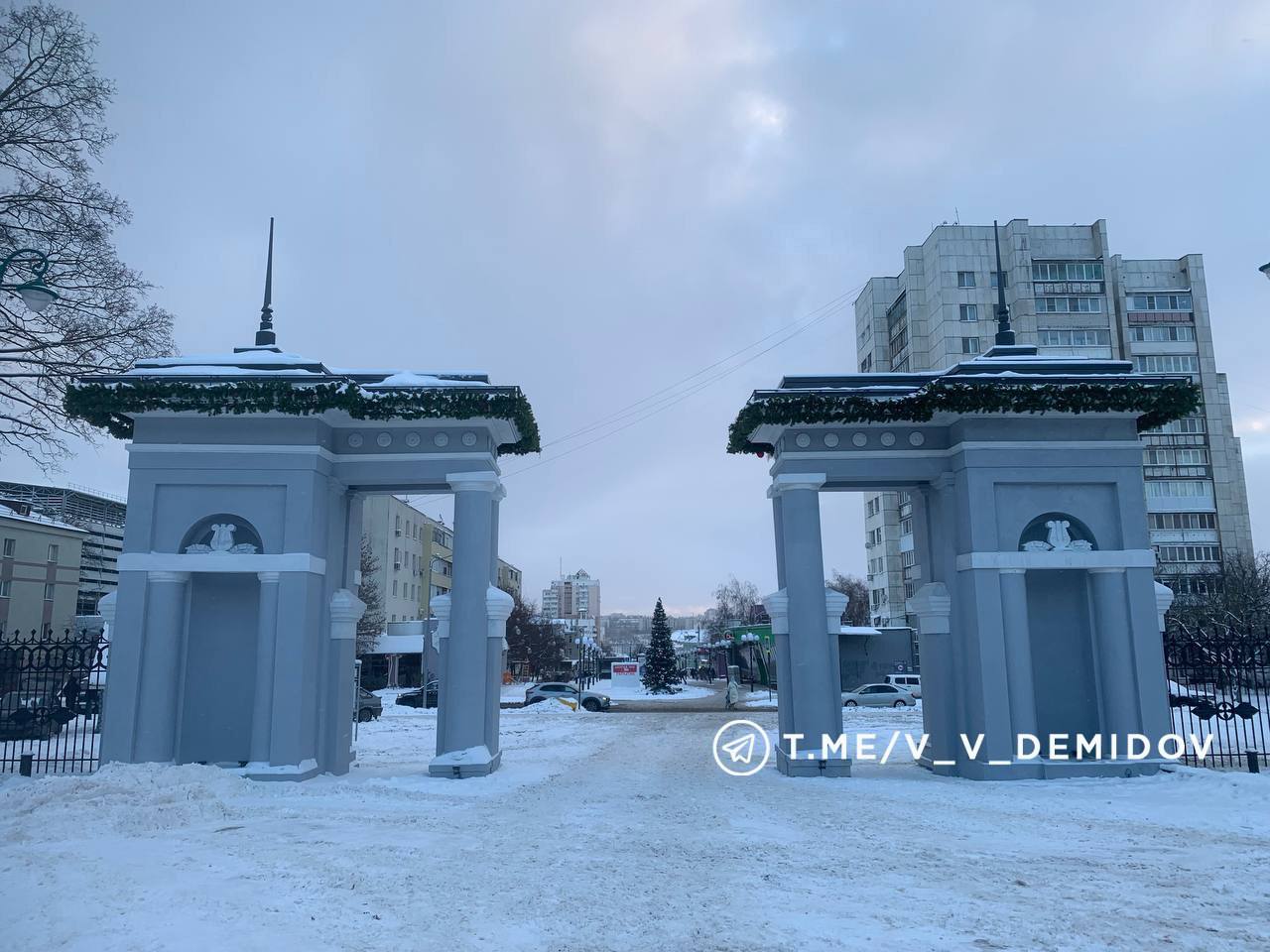 Валентин Демидов: В центральном парке имени Ленина открыт проход через главную арку