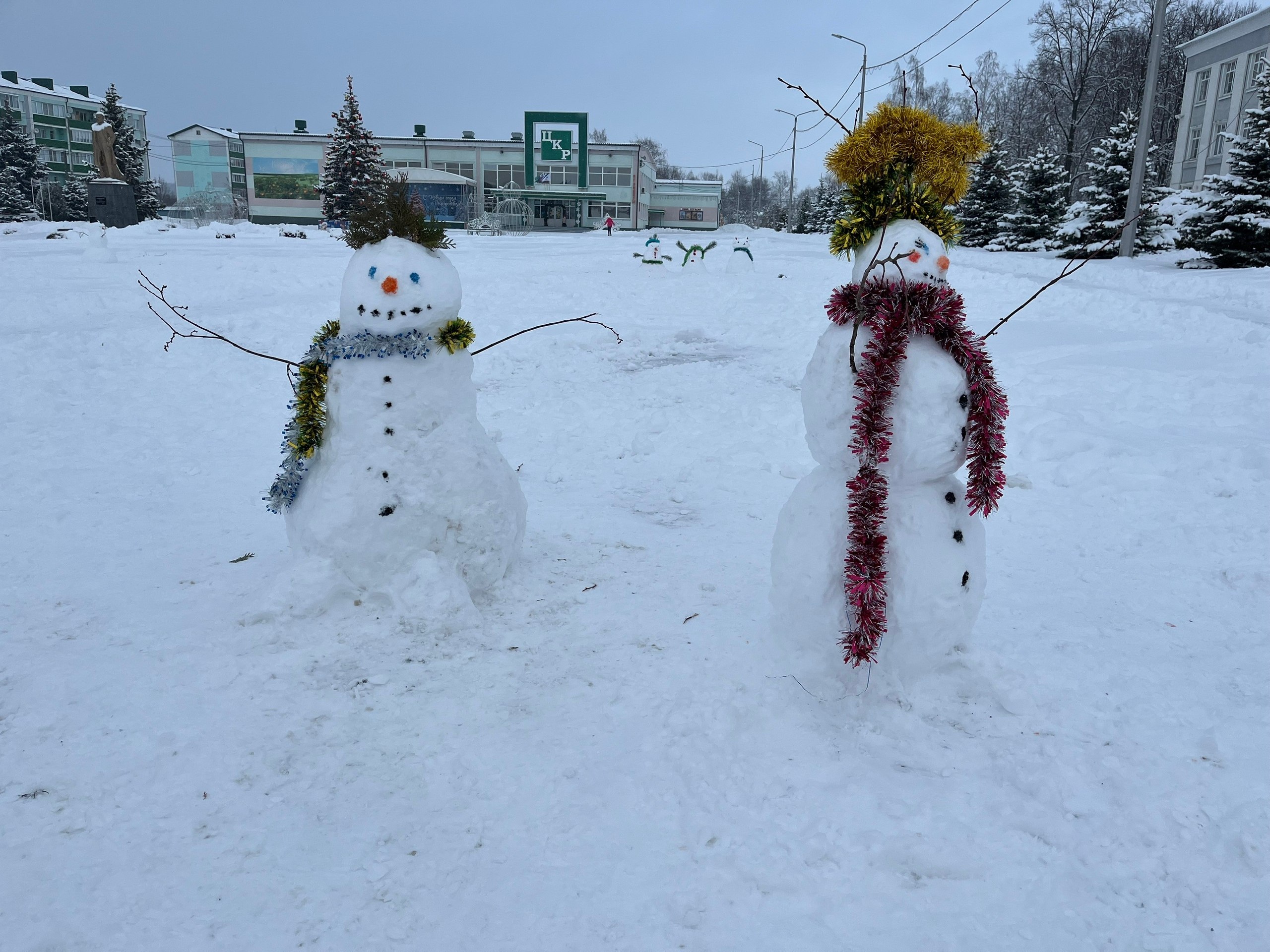 На центральной площади Вейделевки прошла увлекательная акция «Снеговик года - 2026»! На центральной площади Вейделевки прошла увлекательная акция «Снеговик года - 2026»!