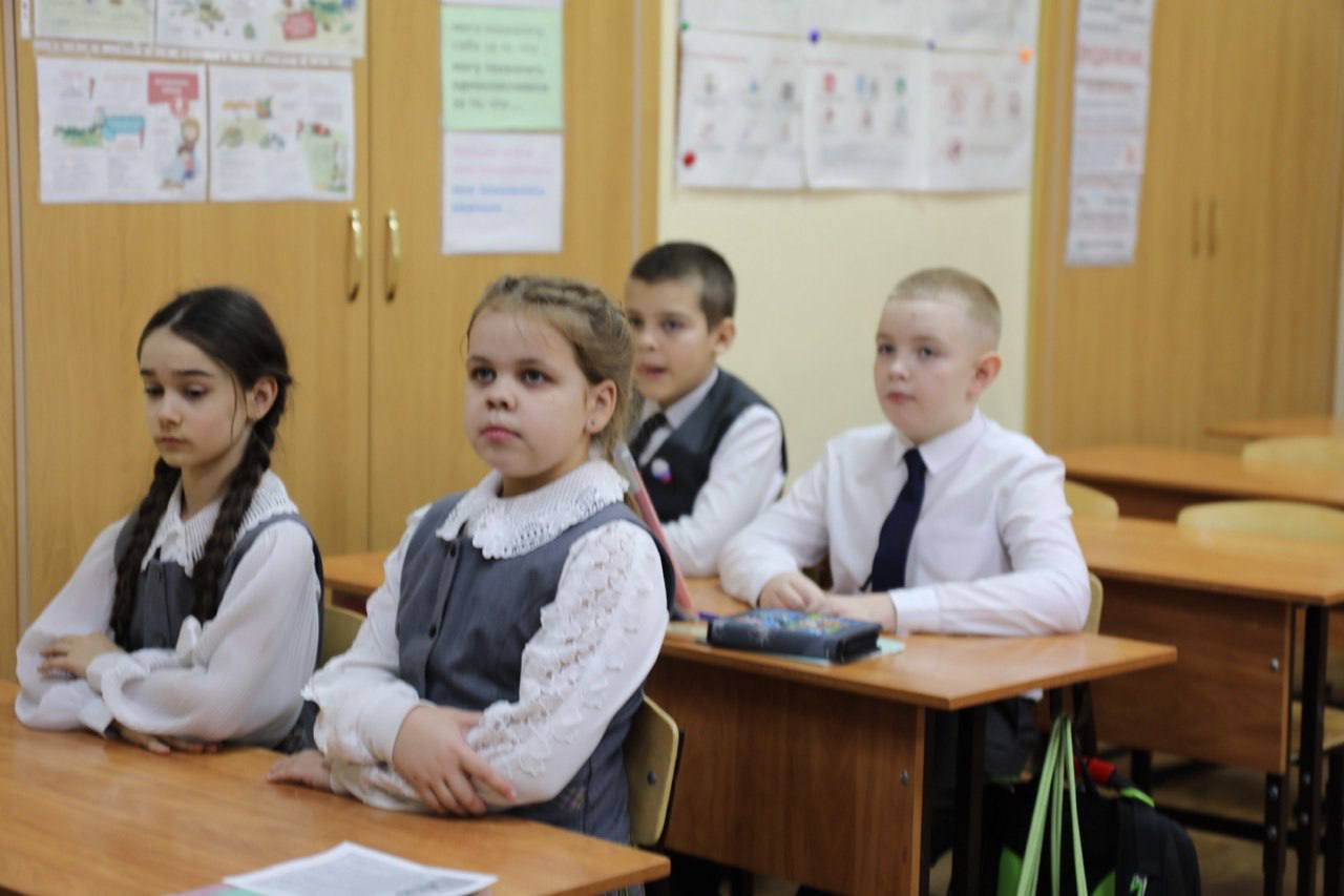 Офицер регионального следственного управления напомнила школьникам о правилах безопасного поведения в период школьных каникул Офицер регионального следственного управления напомнила школьникам о правилах безопасного поведения в период школьных каникул