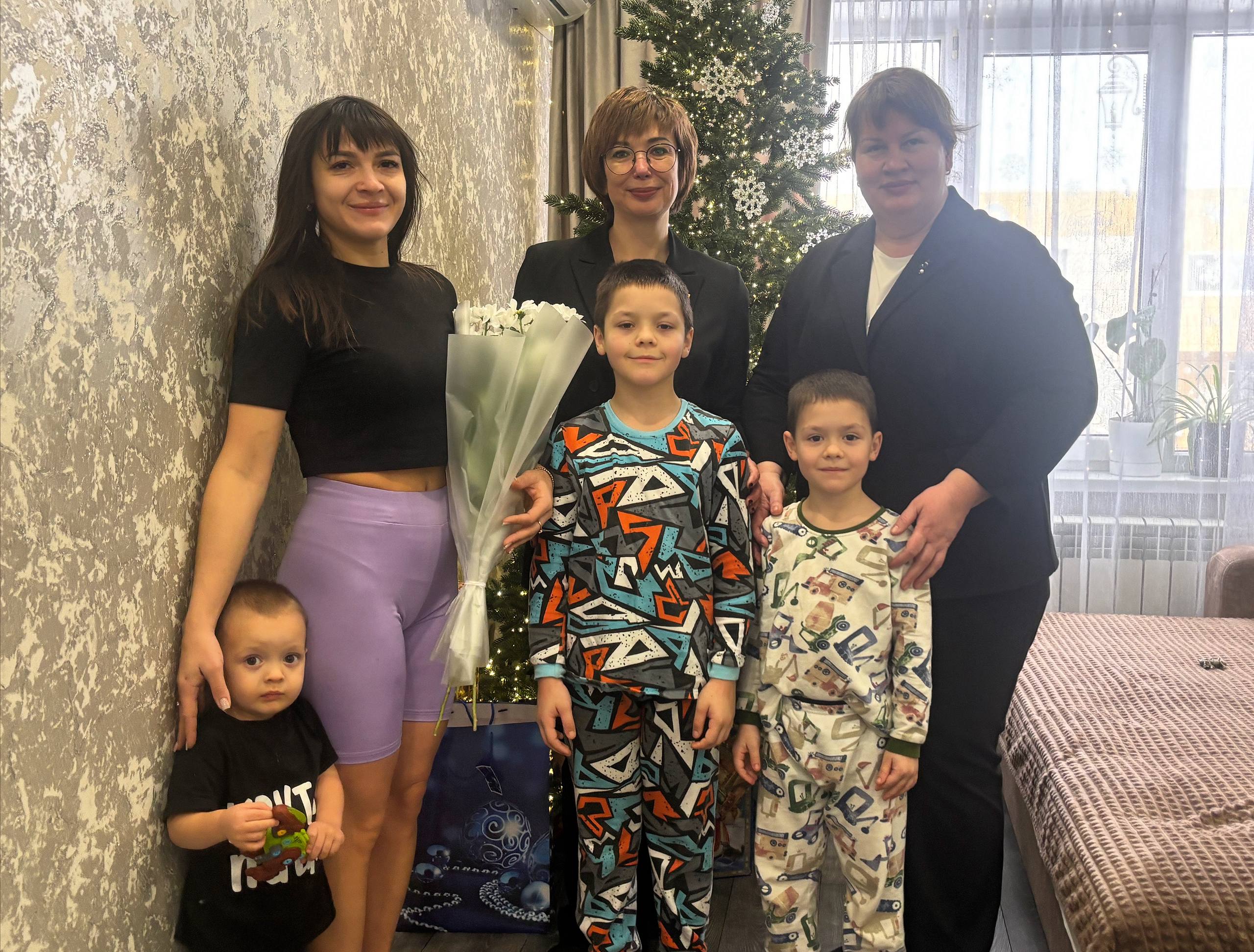 Андрей Миськов: В В преддверии Нового года, времени чудес и добрых надежд, большая новооскольская семья ощущает особую, тёплую атмосферу единения и заботы Андрей Миськов: В В преддверии Нового года, времени чудес и добрых надежд, большая новооскольская семья ощущает особую, тёплую атмосферу единения и заботы