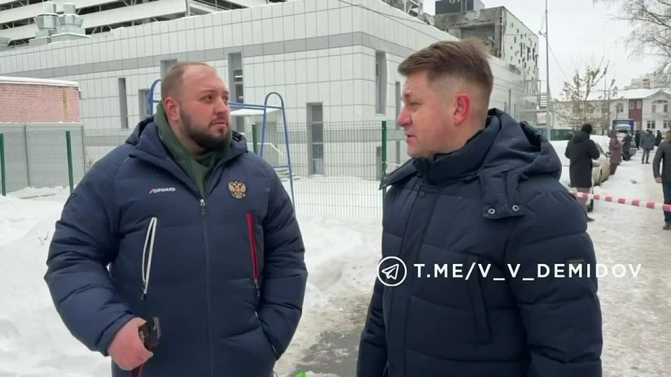 На месте происшествия в Белгороде идут работы