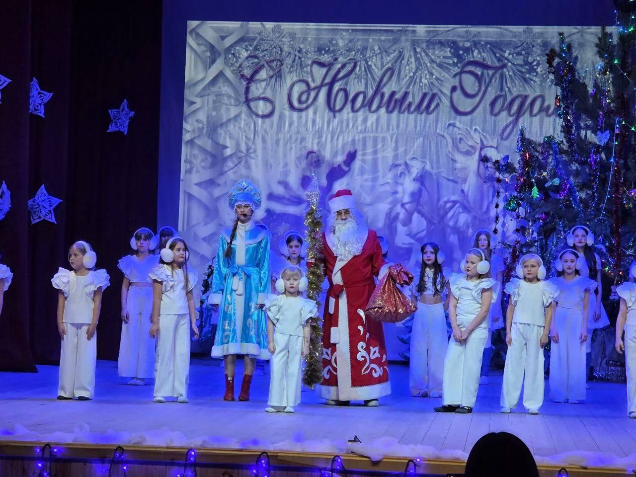 В Шебекинском округе сотрудники Централизованной клубной системы организовали для детей серию предновогодних развлекательных программ