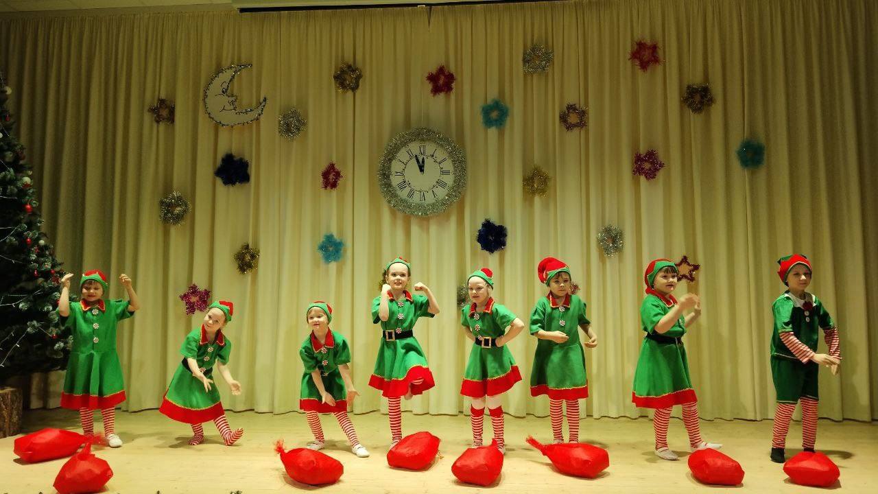 В Шебекинском округе сотрудники Централизованной клубной системы организовали для детей серию предновогодних развлекательных программ В Шебекинском округе сотрудники Централизованной клубной системы организовали для детей серию предновогодних развлекательных программ