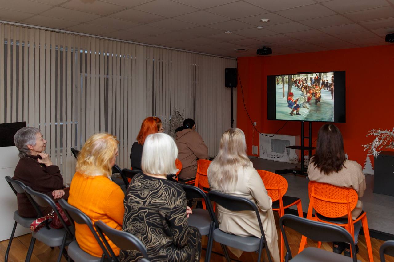 В Арт-резиденции «Соты» состоялся показ художественного фильма «Снегурочку вызывали?» советского режиссера Валентина Морозова В Арт-резиденции «Соты» состоялся показ художественного фильма «Снегурочку вызывали?» советского режиссера Валентина Морозова