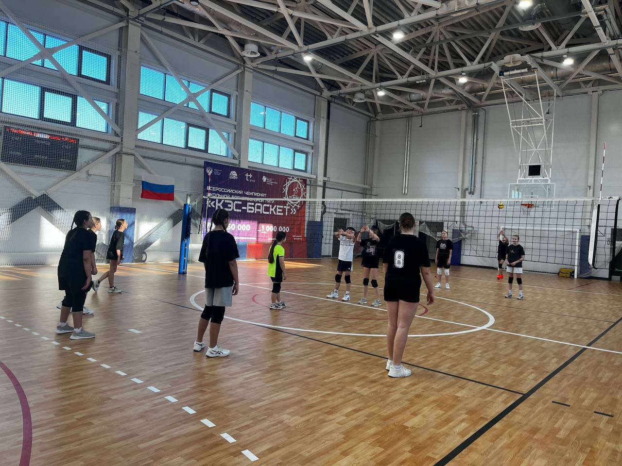 Олег Медведев: 4 января 2026 года в ФОК "Лидер" посёлка Томаровка состоялся захватывающий Новогодний турнир по волейболу среди девушек Олег Медведев: 4 января 2026 года в ФОК "Лидер" посёлка Томаровка состоялся захватывающий Новогодний турнир по волейболу среди девушек