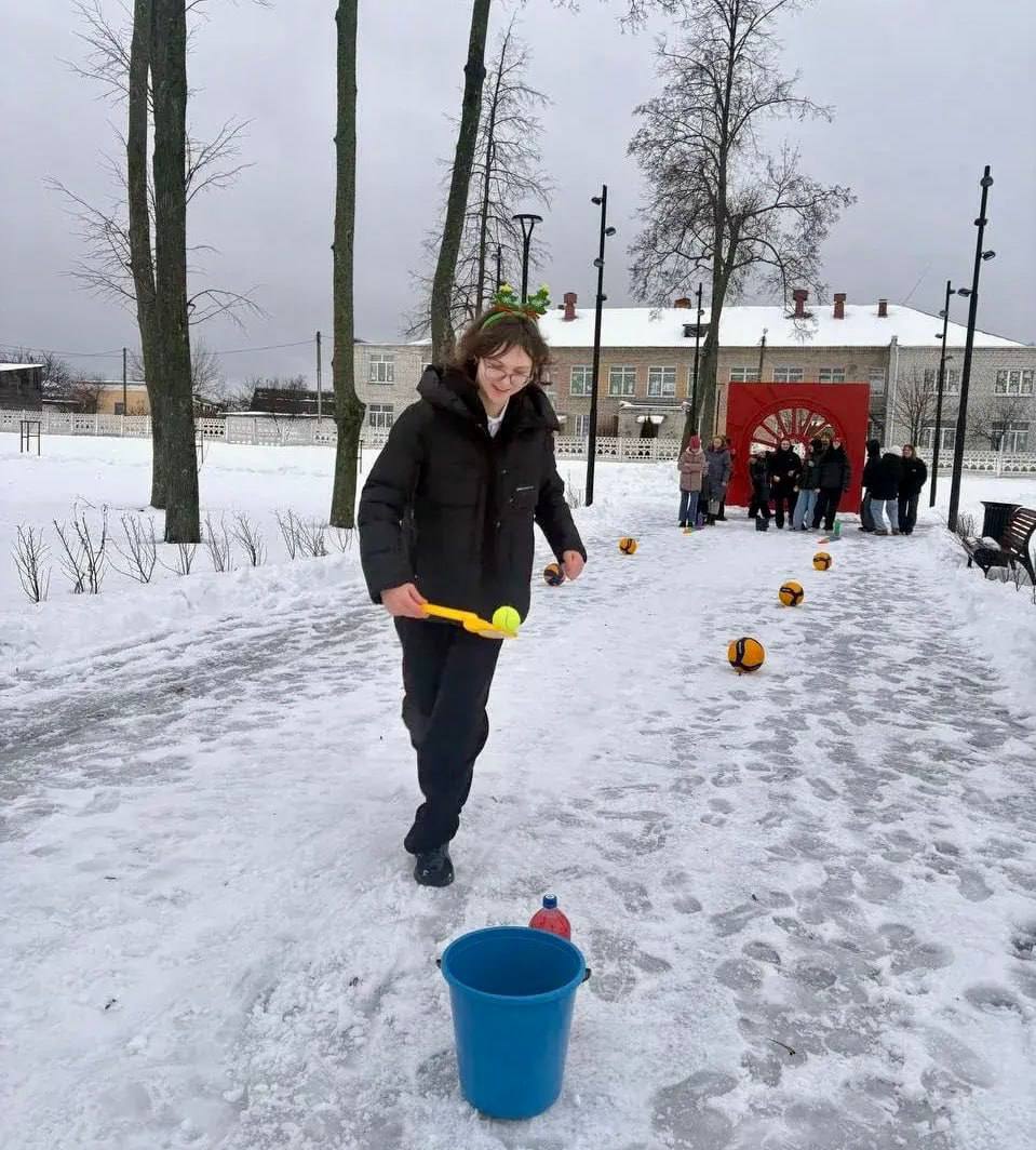 Новогодние забавы в парке Железнодорожников Новогодние забавы в парке Железнодорожников