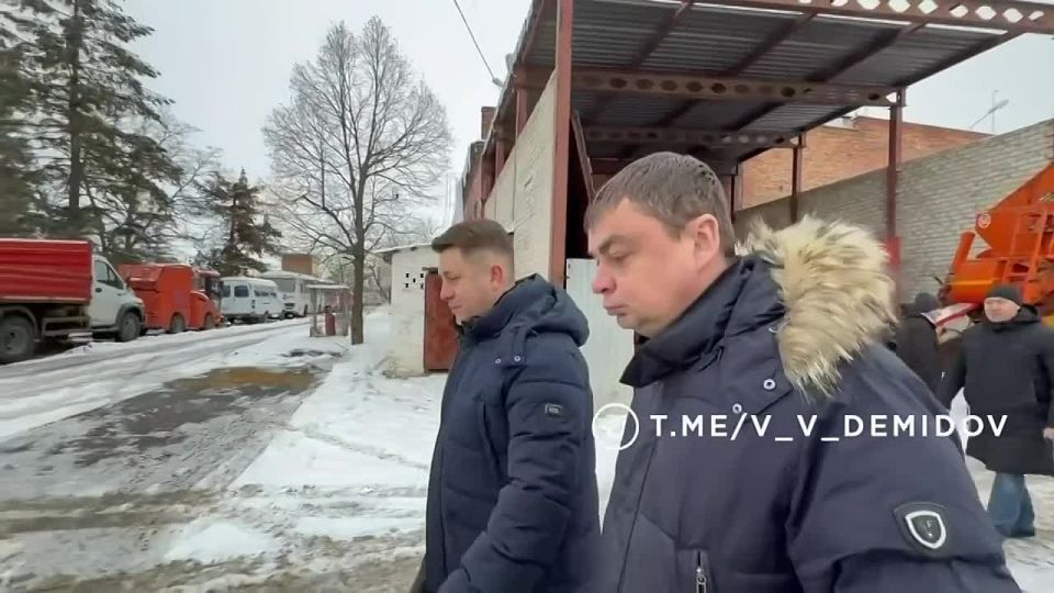 Валентин Демидов провёл планёрку на коммунальном предприятии Белгорода
