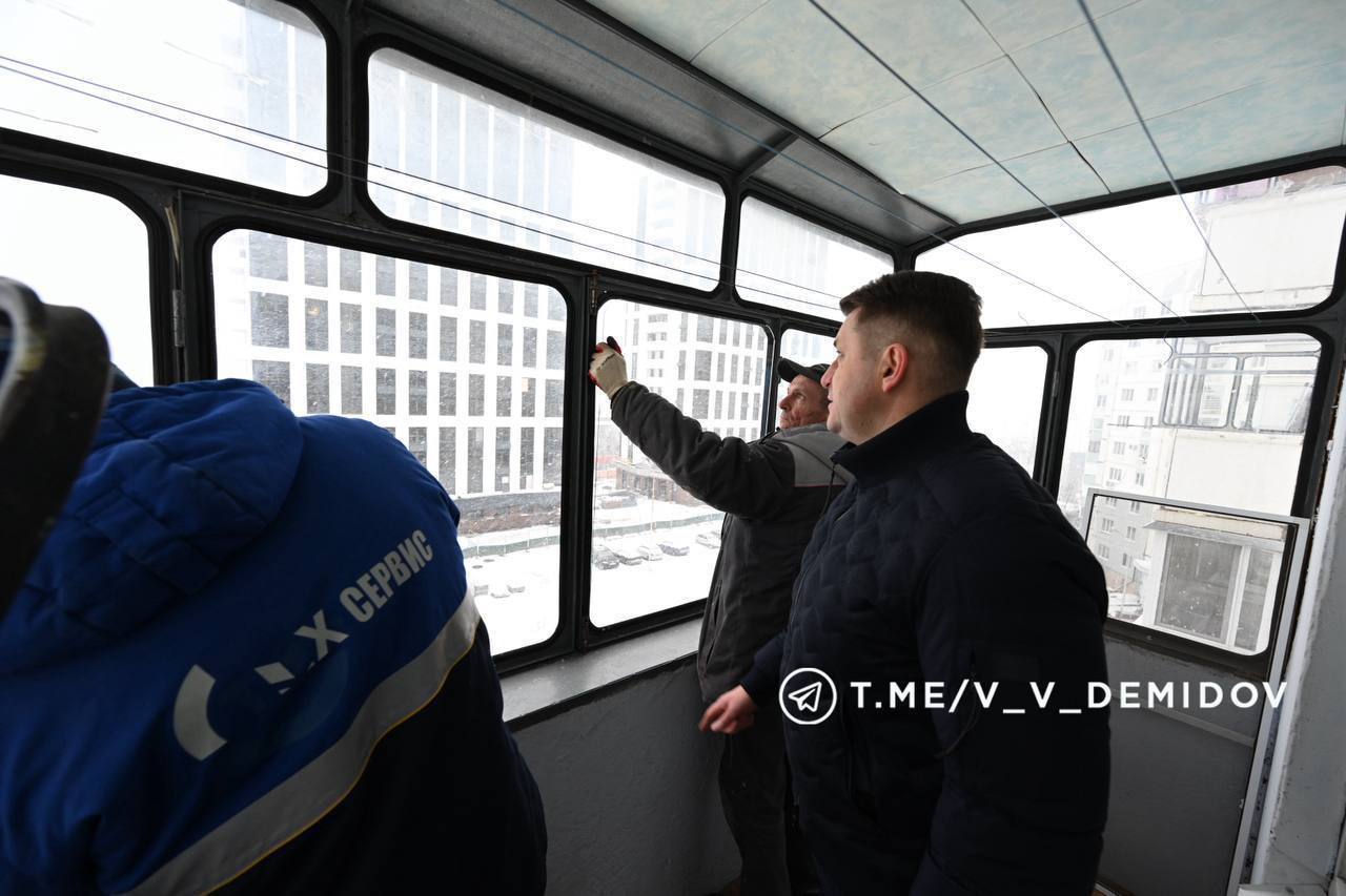 Валентин Демидов выехал на объекты, где идёт восстановление домов после ударов ВСУ Валентин Демидов выехал на объекты, где идёт восстановление домов после ударов ВСУ