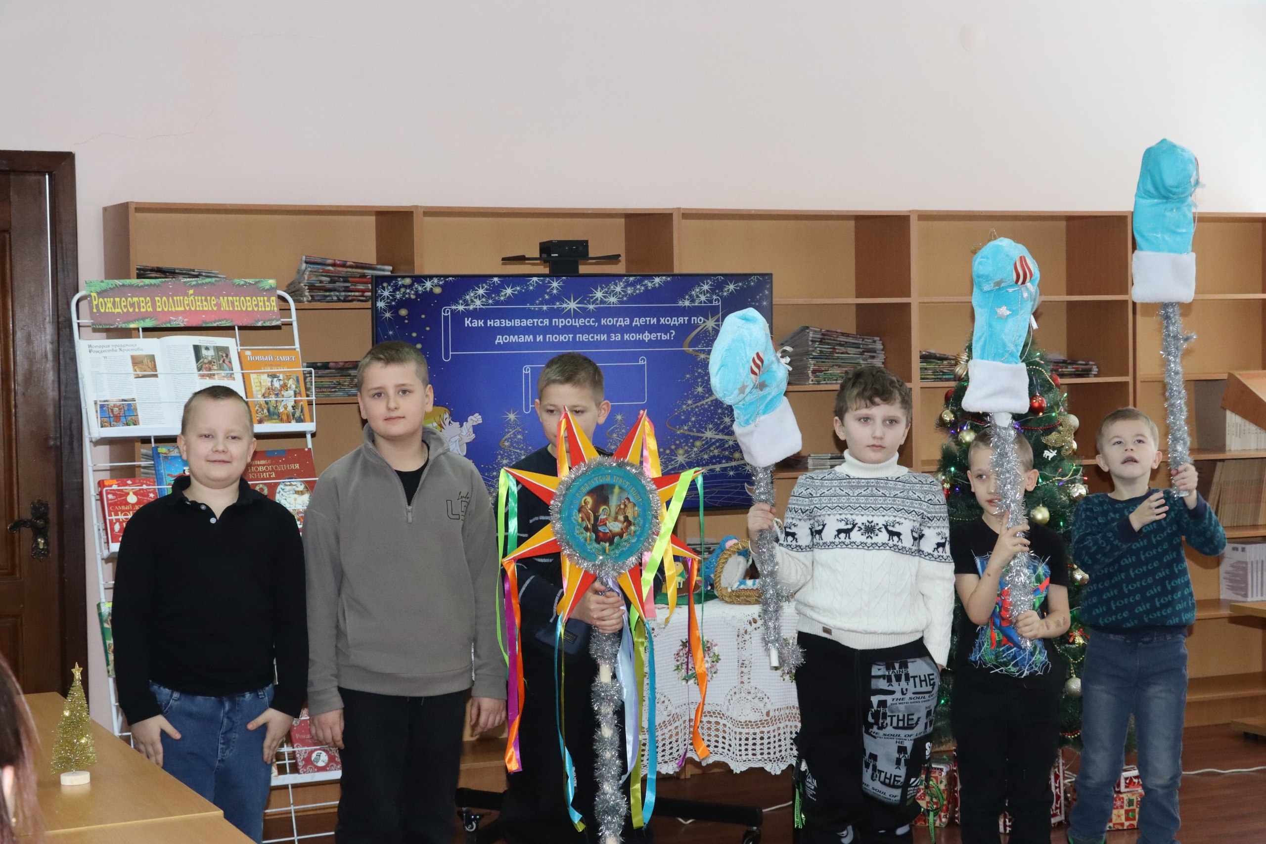 По доброй традиции в стенах Краснояружской библиотеки состоялся семейный праздник, посвящённый светлому Рождеству Христову По доброй традиции в стенах Краснояружской библиотеки состоялся семейный праздник, посвящённый светлому Рождеству Христову