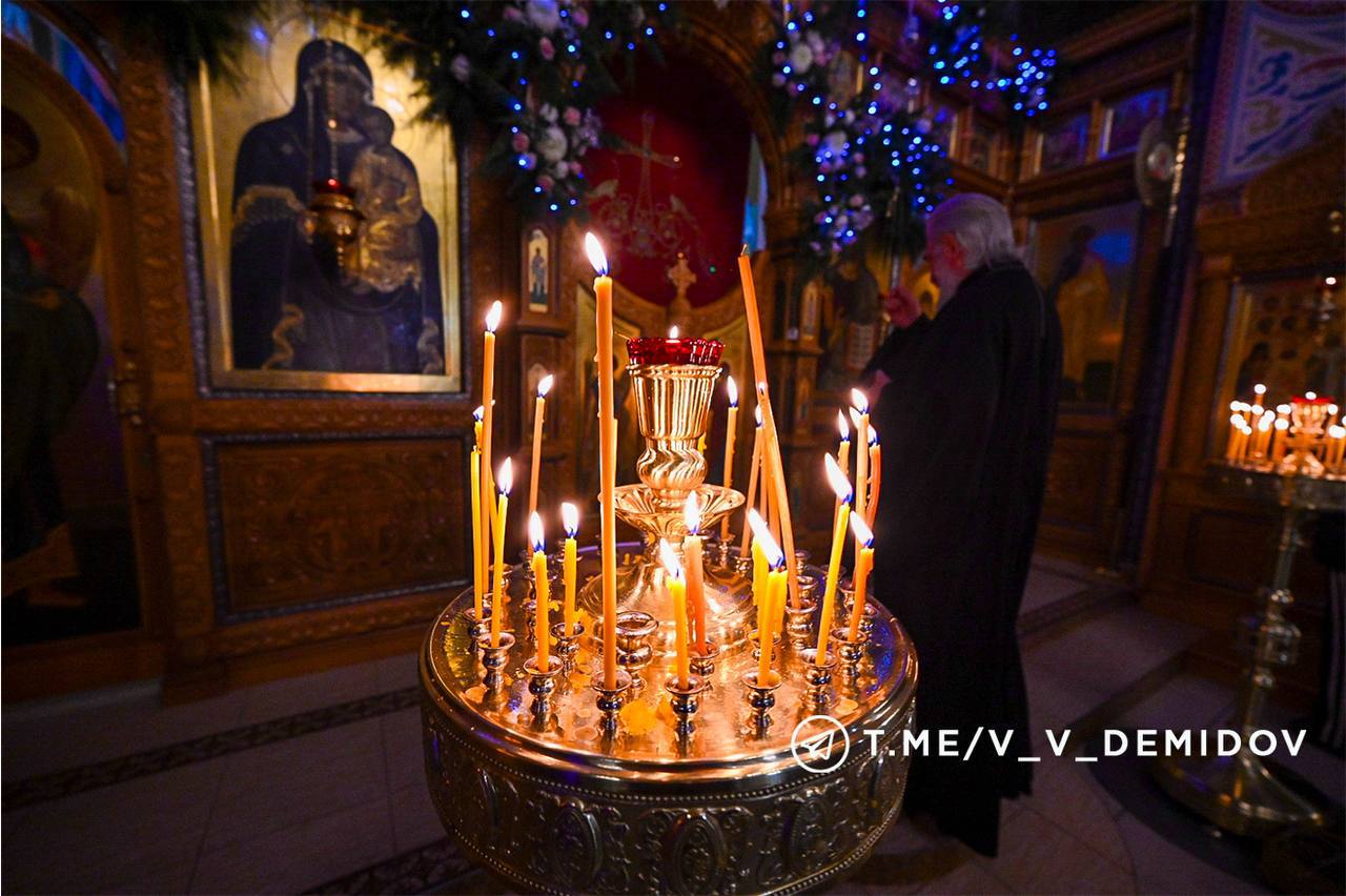 Валентин Демидов: Друзья, с Рождественским сочельником и наступающим Рождеством Христовым! Валентин Демидов: Друзья, с Рождественским сочельником и наступающим Рождеством Христовым!