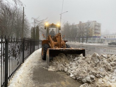 Олег Медведев: Дорогие яковлевцы!. Продолжаю держать вас в курсе работы наших сотрудников МБУ "Благоустройство"