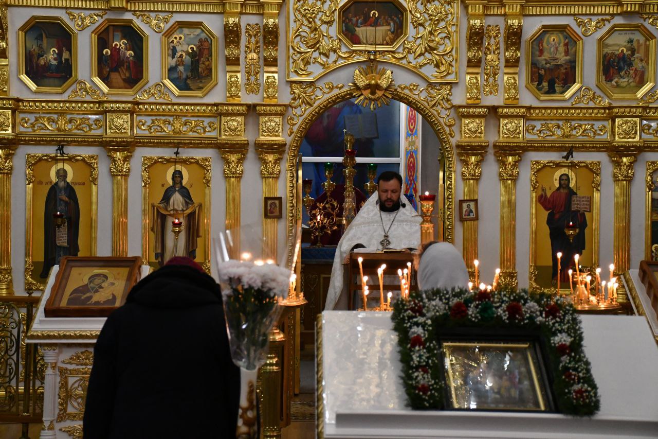 С Рождеством Христовым!. В эту светлую ночь праздничные богослужения прошли во всех храмах Красногвардейского округа С Рождеством Христовым!. В эту светлую ночь праздничные богослужения прошли во всех храмах Красногвардейского округа