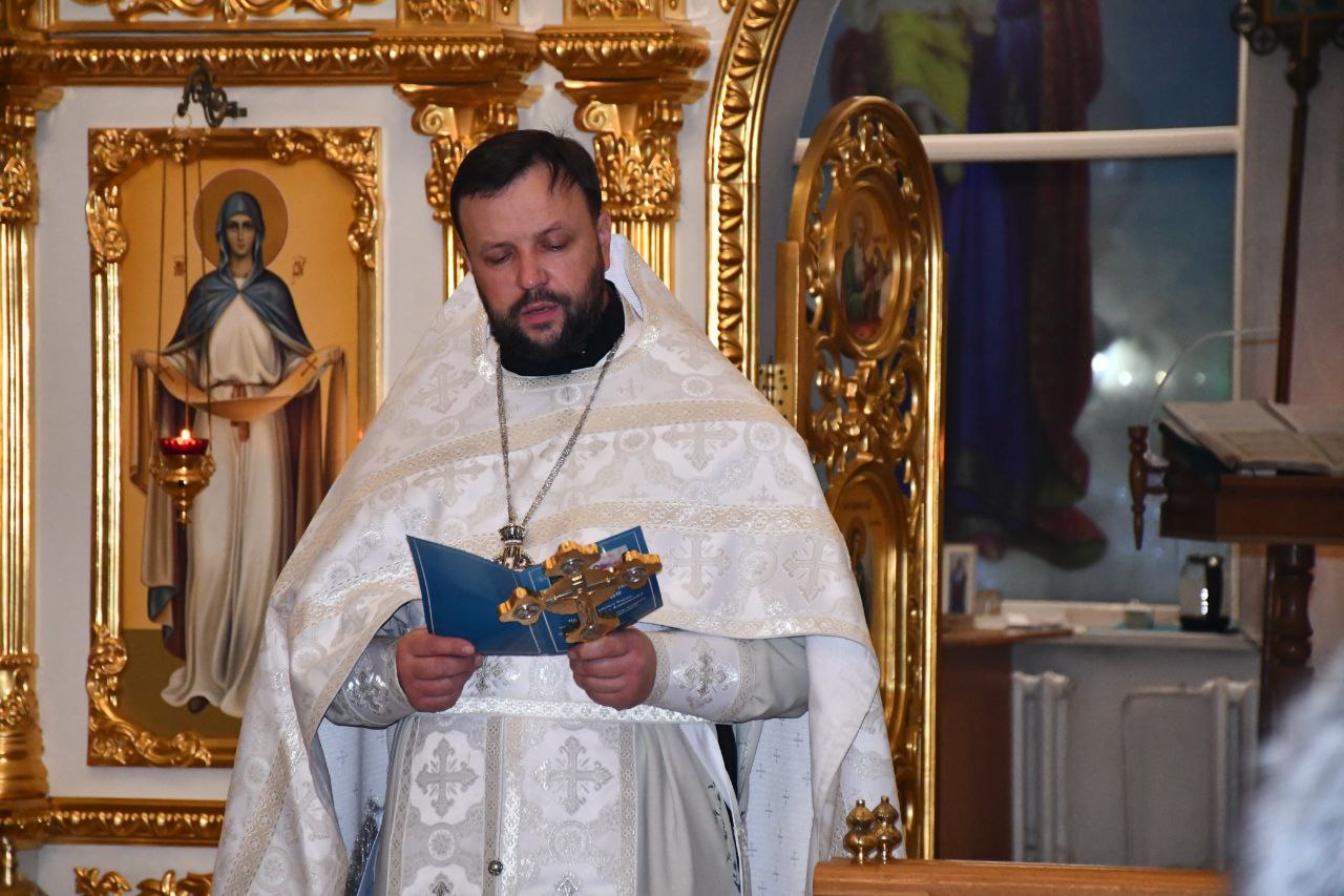 С Рождеством Христовым!. В эту светлую ночь праздничные богослужения прошли во всех храмах Красногвардейского округа С Рождеством Христовым!. В эту светлую ночь праздничные богослужения прошли во всех храмах Красногвардейского округа