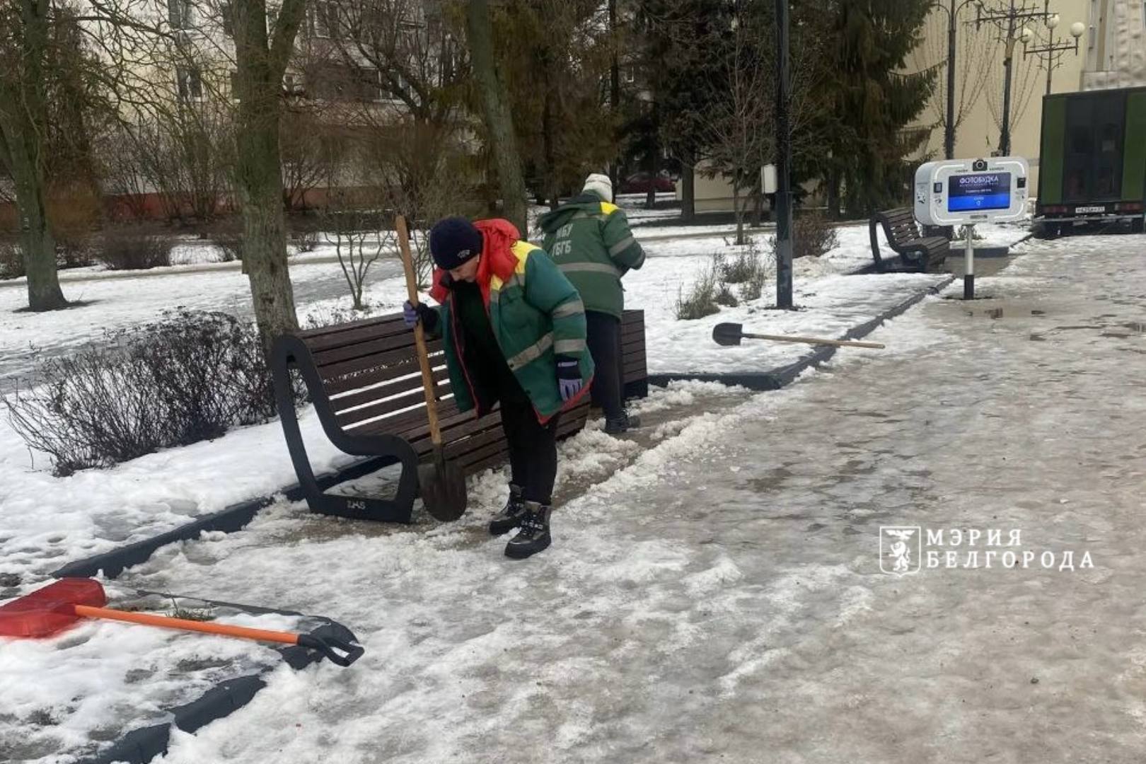 Из-за погодных изменений на дорогах гололедица Из-за погодных изменений на дорогах гололедица