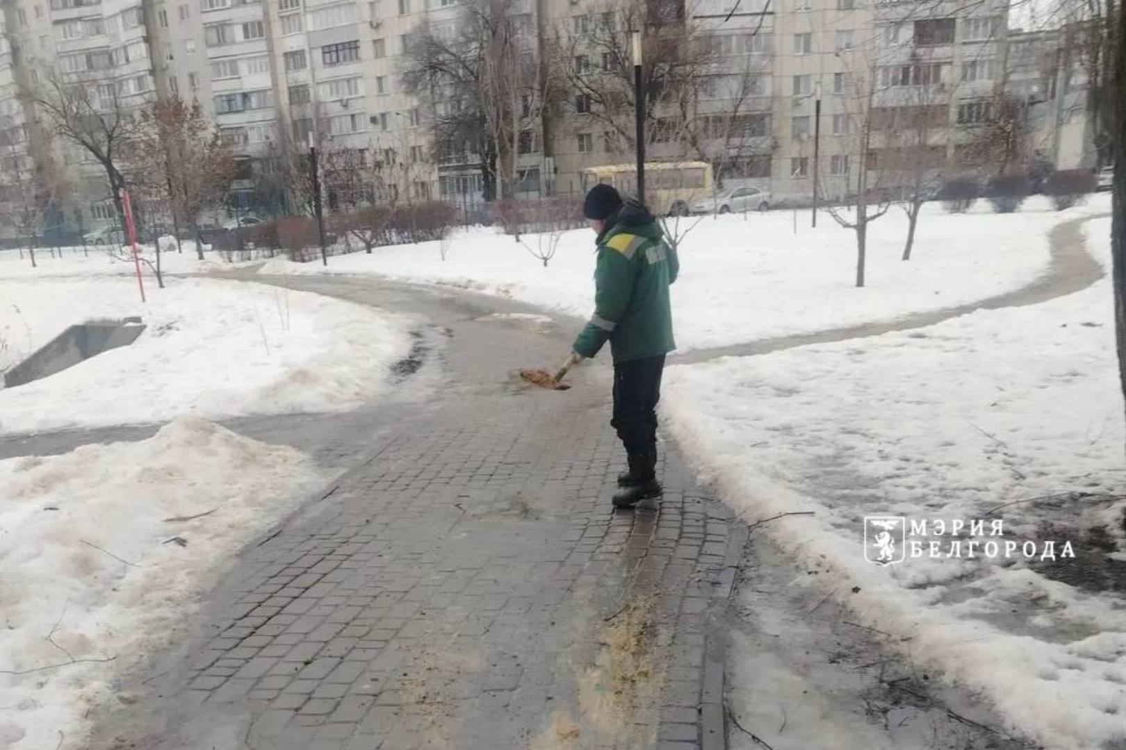 Из-за погодных изменений на дорогах гололедица Из-за погодных изменений на дорогах гололедица