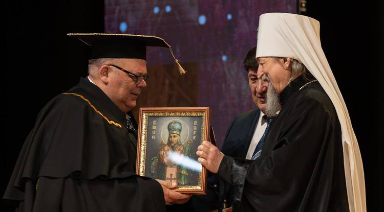 Лучших белгородских аграриев наградили премией имени Василия Горина