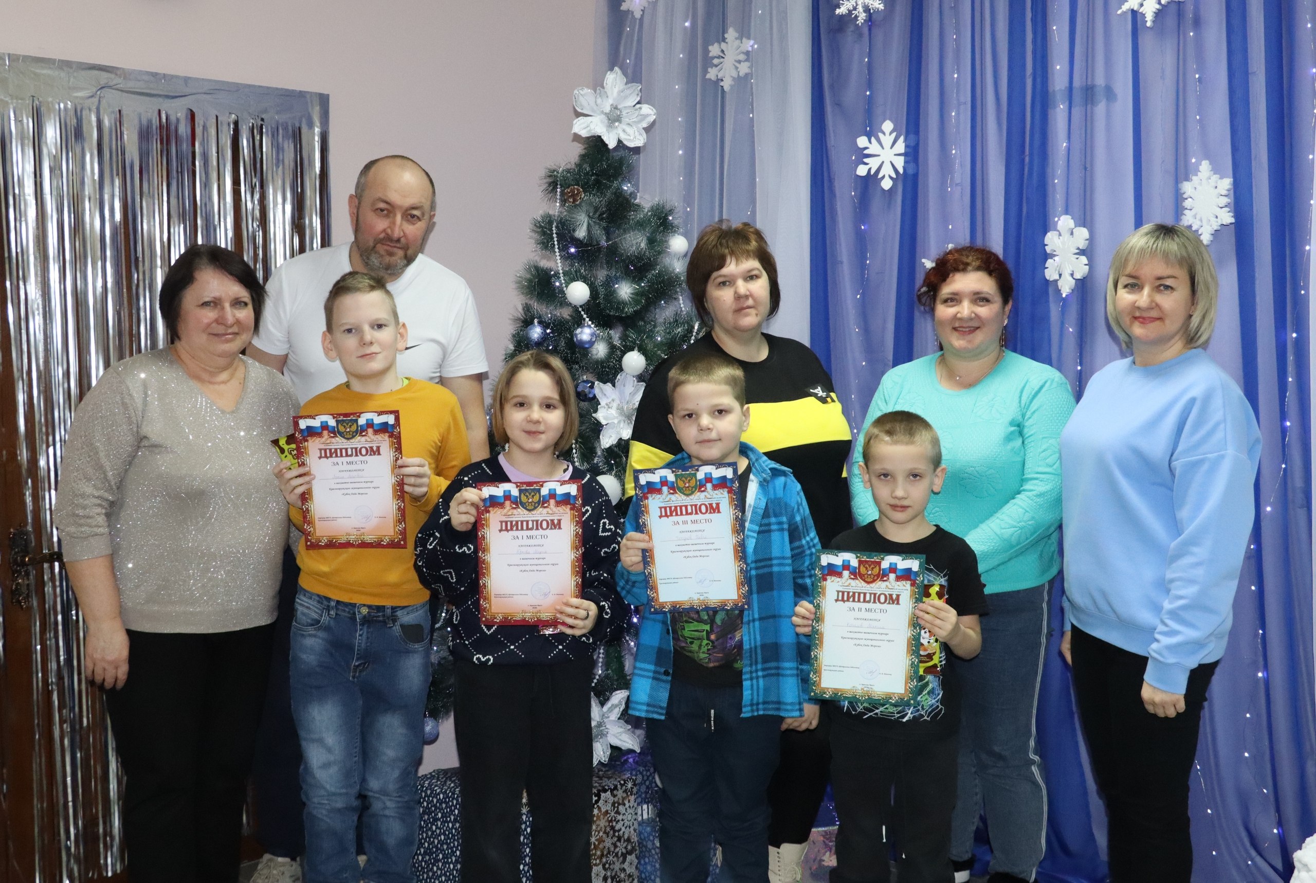 В Центральной библиотеке прошёл турнир «Кубок Деда Мороза» по шахматам и шашкам В Центральной библиотеке прошёл турнир «Кубок Деда Мороза» по шахматам и шашкам